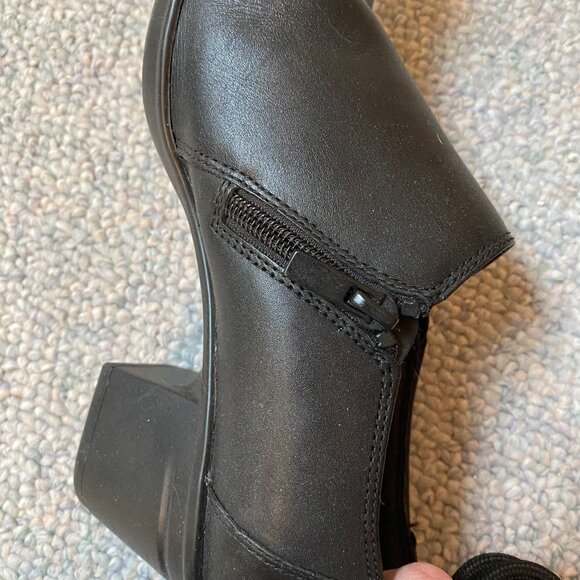 Clarks Heeled Clogs - Picture 7 of 8